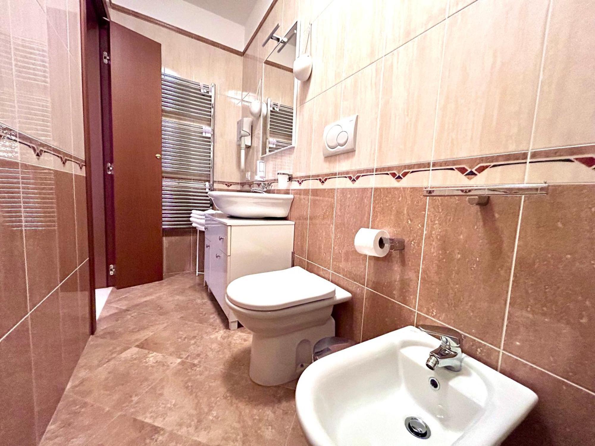 Central Flat Romantic Domus Remedio Venesia Bagian luar foto